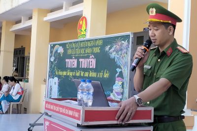 TUYÊN TRUYỀN “AN TOÀN GIAO THÔNG VÀ TRẬT TỰ AN TOÀN XÃ HỘI”