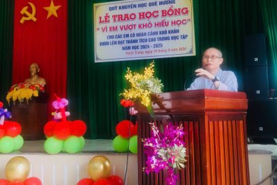 LỄ TRAO HỌC BỔNG “VÌ EM VƯỢT KHÓ HIẾU HỌC”